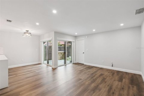 Touwnhouse à louer à Kissimmee, Floride: 2 chambres, 96.43 m2 № 2289730 - photo 5