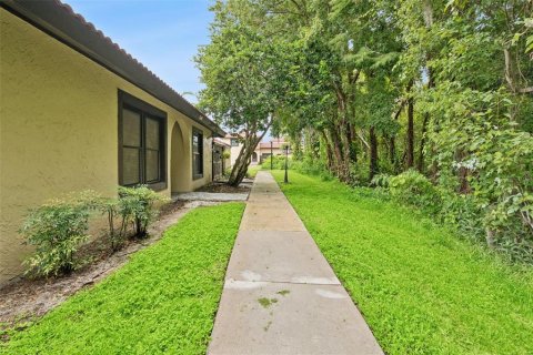 Touwnhouse à louer à Kissimmee, Floride: 2 chambres, 96.43 m2 № 2289730 - photo 3