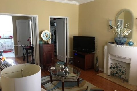 Купить кондоминиум в Майами-Бич, Флорида 1 комната, 40.88м2, № 1967858 - фото 2