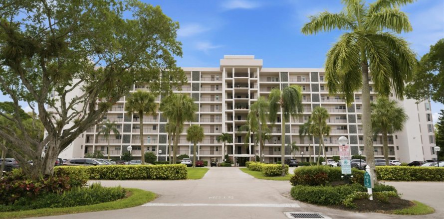 Condo in Pompano Beach, Florida, 2 bedrooms № 2276129