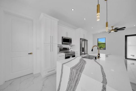 Villa ou maison à vendre à Lehigh Acres, Floride: 3 chambres, 98.2 m2 № 2202148 - photo 8