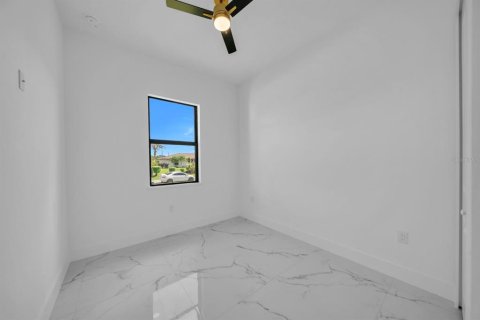 Villa ou maison à vendre à Lehigh Acres, Floride: 3 chambres, 98.2 m2 № 2202148 - photo 21