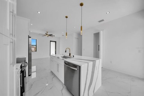 Villa ou maison à vendre à Lehigh Acres, Floride: 3 chambres, 98.2 m2 № 2202148 - photo 9