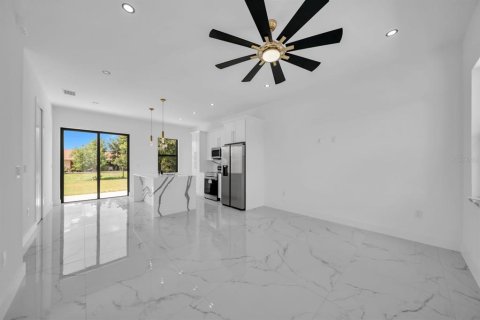 Villa ou maison à vendre à Lehigh Acres, Floride: 3 chambres, 98.2 m2 № 2202148 - photo 4