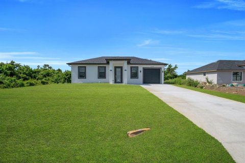Villa ou maison à Lehigh Acres, Floride 3 chambres, 98.2 m2 № 2202148