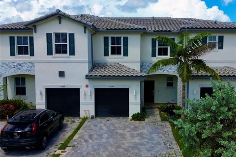 Adosado en venta en Coral Springs, Florida, 3 dormitorios, 114.83 m2 № 1918329 - foto 1