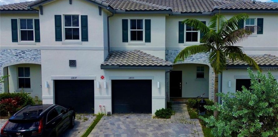 Таунхаус в Корал-Спрингс, Флорида 4 комнаты, 114.83м2 № 1918329