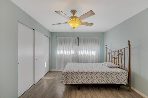 Condo in Pinellas Park, Florida, 1 bedroom  № 1735414 - photo 14