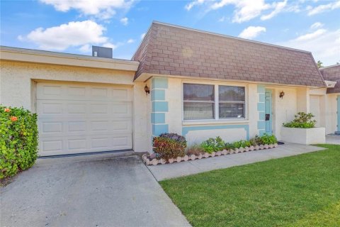 Condo in Pinellas Park, Florida, 1 bedroom  № 1735414 - photo 2