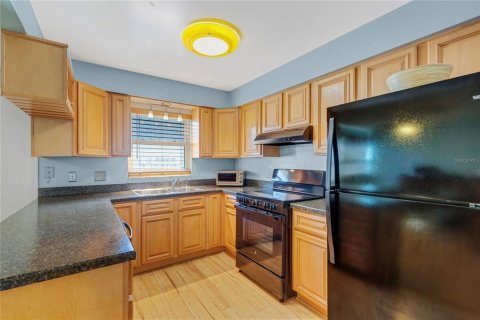 Condo in Pinellas Park, Florida, 1 bedroom  № 1735414 - photo 3