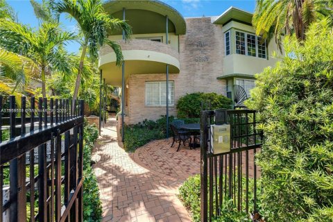 Condo in Miami Beach, Florida, 1 bedroom № 2082618