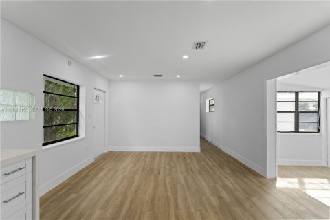 Casa en alquiler en Hollywood, Florida, 3 dormitorios, 123.37 m2 № 2023696 - foto 29