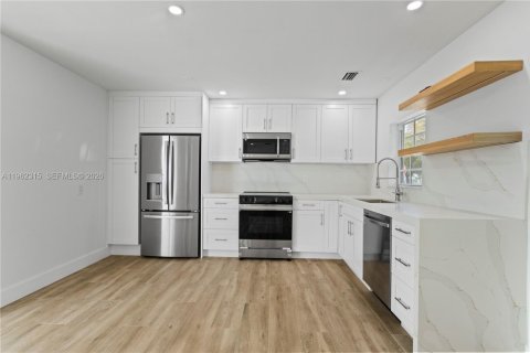 Casa en alquiler en Hollywood, Florida, 3 dormitorios, 123.37 m2 № 2023696 - foto 20