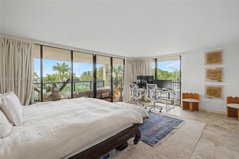 Villa ou maison à louer à Miami, Floride: 2 chambres, 167.69 m2 № 2073710 - photo 11