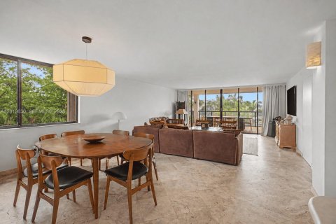 Villa ou maison à louer à Miami, Floride: 2 chambres, 167.69 m2 № 2073710 - photo 5