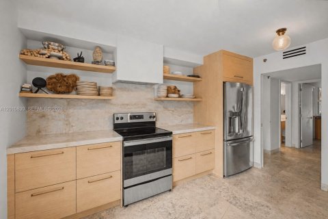 Villa ou maison à louer à Miami, Floride: 2 chambres, 167.69 m2 № 2073710 - photo 3