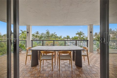 Villa ou maison à louer à Miami, Floride: 2 chambres, 167.69 m2 № 2073710 - photo 2