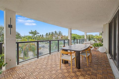 Villa ou maison à louer à Miami, Floride: 2 chambres, 167.69 m2 № 2073710 - photo 17