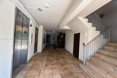 Condominio en venta en Miami, Florida, 3 dormitorios, 97.92 m2 № 1742004 - foto 12