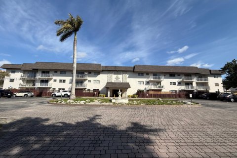 Condominio en venta en Miami, Florida, 3 dormitorios, 97.92 m2 № 1742004 - foto 1