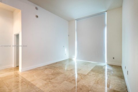 Condo in Miami, Florida, 1 bedroom  № 2028849 - photo 19