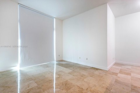 Condo in Miami, Florida, 1 bedroom  № 2028849 - photo 20