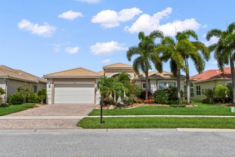 House in Boynton Beach, Florida 4 bedrooms, 263.66 sq.m. № 2188565 - photo 4