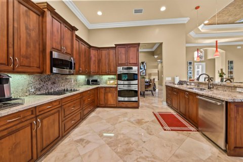 House in Boynton Beach, Florida 4 bedrooms, 263.66 sq.m. № 2188565 - photo 17