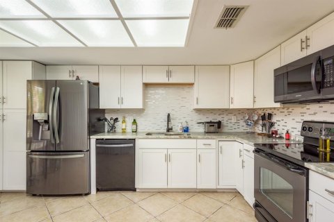 Condo in Clearwater, Florida, 3 bedrooms  № 1839963 - photo 13