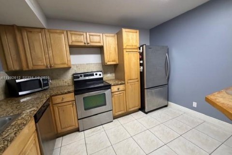 Condominio en venta en Coral Springs, Florida, 2 dormitorios, 91.42 m2 № 2056671 - foto 2