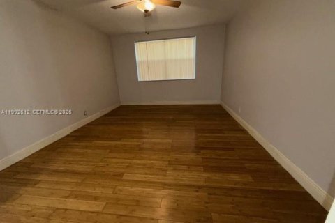 Condominio en venta en Coral Springs, Florida, 2 dormitorios, 91.42 m2 № 2056671 - foto 5