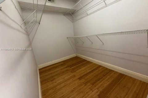 Condominio en venta en Coral Springs, Florida, 2 dormitorios, 91.42 m2 № 2056671 - foto 10