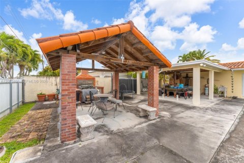 Купить виллу или дом в Майами, Флорида 2 спальни, 89.74м2, № 2068256 - фото 18