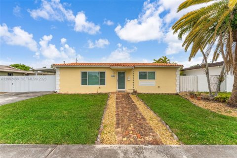 Дом в Майами, Флорида 2 спальни, 89.74м2 № 2068256