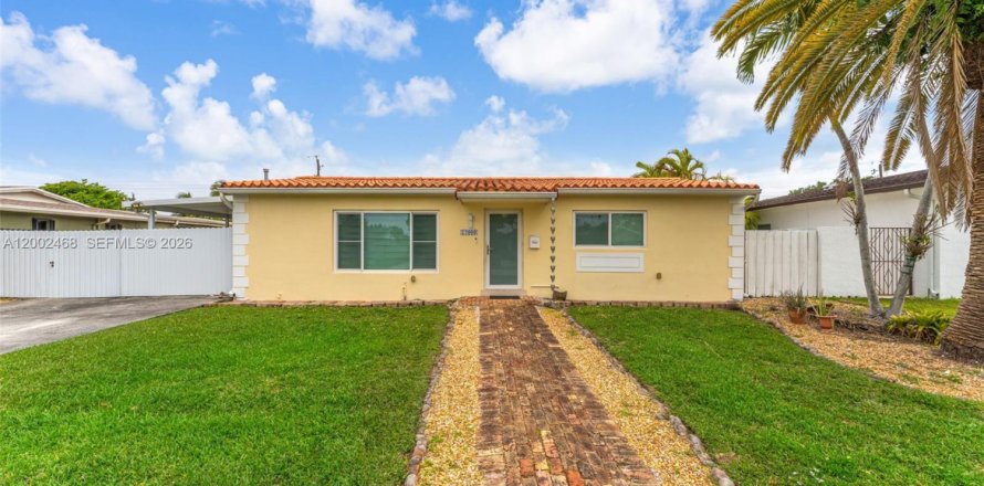 Дом в Майами, Флорида 2 спальни, 89.74м2 № 2068256