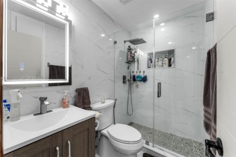 Купить виллу или дом в Майами, Флорида 2 спальни, 89.74м2, № 2068256 - фото 10