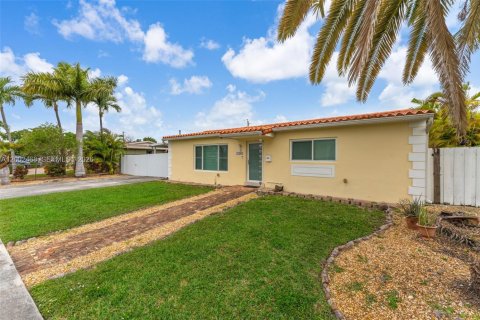 Купить виллу или дом в Майами, Флорида 2 спальни, 89.74м2, № 2068256 - фото 3