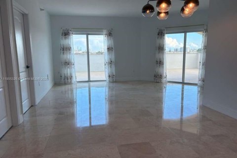 Condominio en venta en Miami, Florida, 2 dormitorios, 94.57 m2 № 1956133 - foto 7