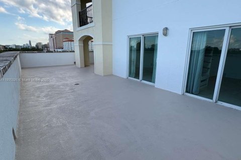 Condominio en venta en Miami, Florida, 2 dormitorios, 94.57 m2 № 1956133 - foto 19
