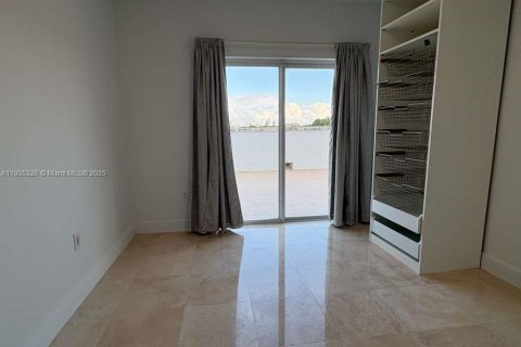 Condominio en venta en Miami, Florida, 2 dormitorios, 94.57 m2 № 1956133 - foto 12