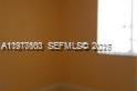 Condo in Miami, Florida, 2 bedrooms  № 2041974 - photo 8