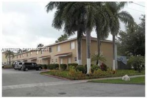 Condo in Miami, Florida, 2 bedrooms  № 2041974