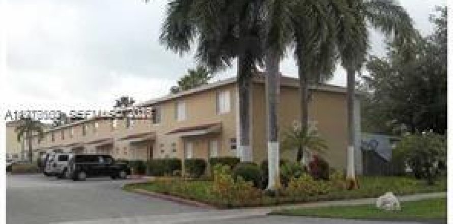 Condo in Miami, Florida, 2 bedrooms  № 2041974