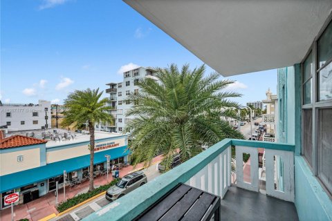 Condo in Miami Beach, Florida, 2 bedrooms № 1966687 - photo 4