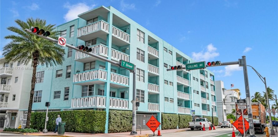 Condo in Miami Beach, Florida, 2 bedrooms № 1966687