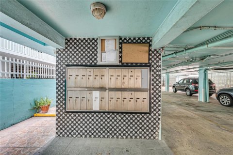 Condo in Miami Beach, Florida, 2 bedrooms № 1966687 - photo 28