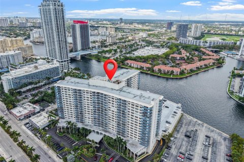 Condo in Hollywood, Florida, 2 bedrooms  № 2241656