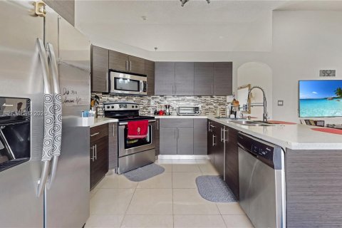 Villa ou maison à vendre à Miami, Floride: 4 chambres, 176.89 m2 № 2043144 - photo 8