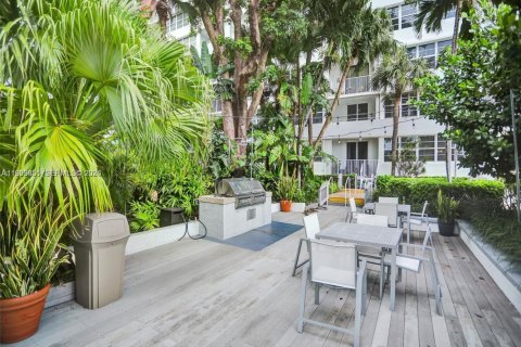 Condo in Fort Lauderdale, Florida, 1 bedroom № 2088592 - photo 6