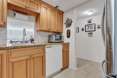 Condo in Fort Lauderdale, Florida, 1 bedroom № 2088592 - photo 25